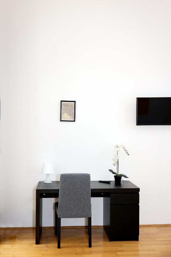 Premium 80 M2 Apartment - Free Parking Wien Exteriör bild