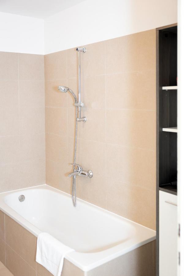 Premium 80 M2 Apartment - Free Parking Wien Exteriör bild