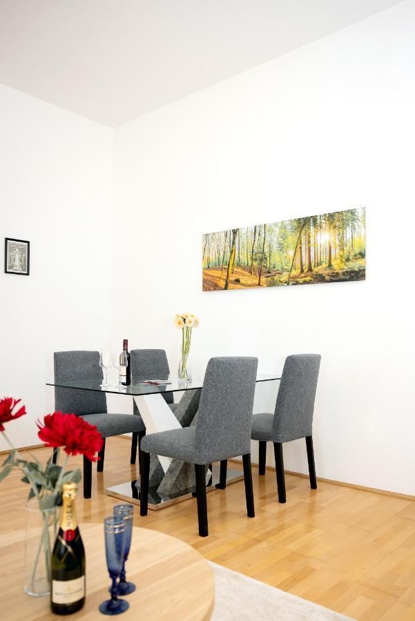 Premium 80 M2 Apartment - Free Parking Wien Exteriör bild