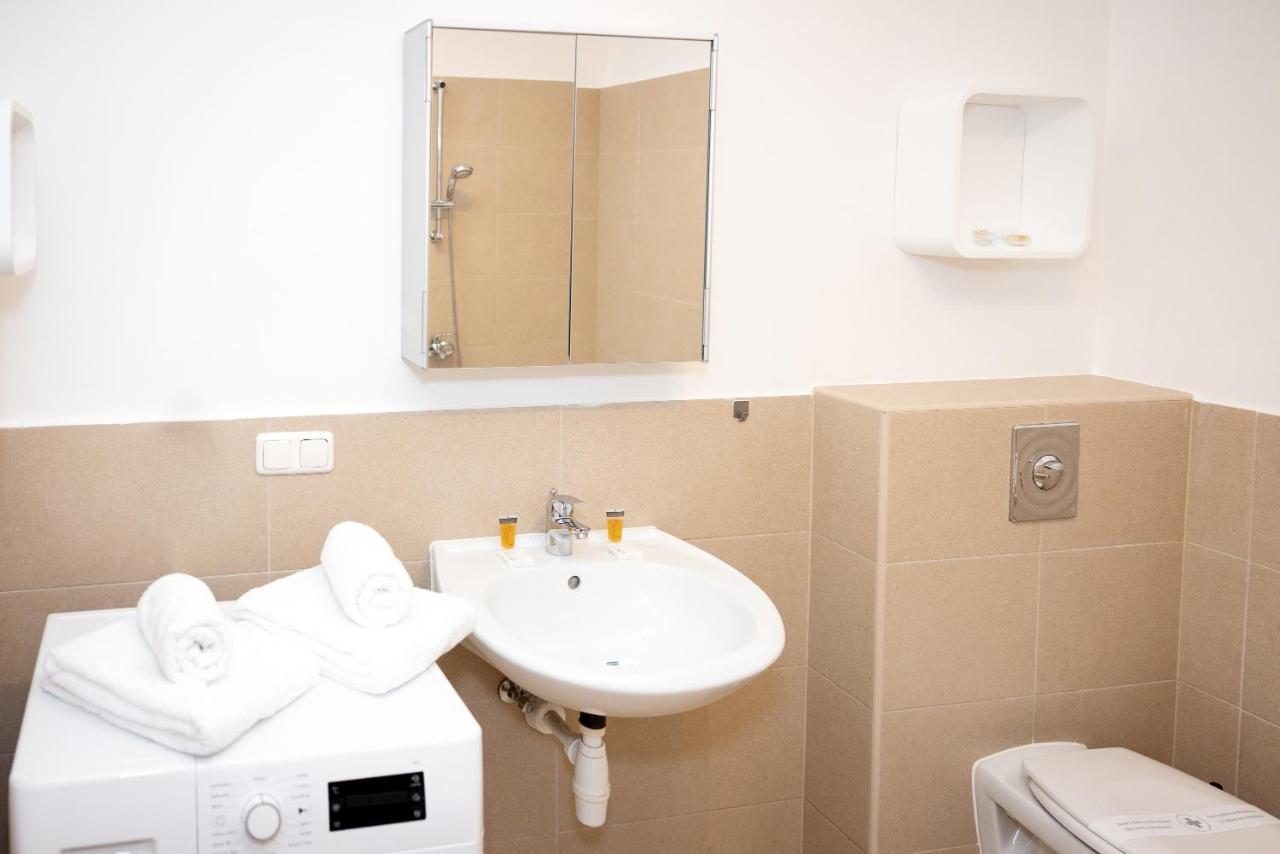 Premium 80 M2 Apartment - Free Parking Wien Exteriör bild